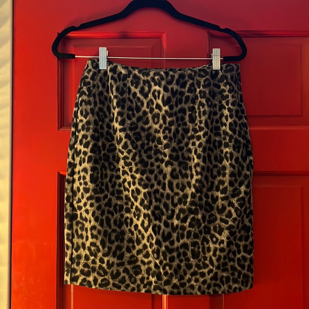 Cabi so 2 leopard pencil skirt never worn